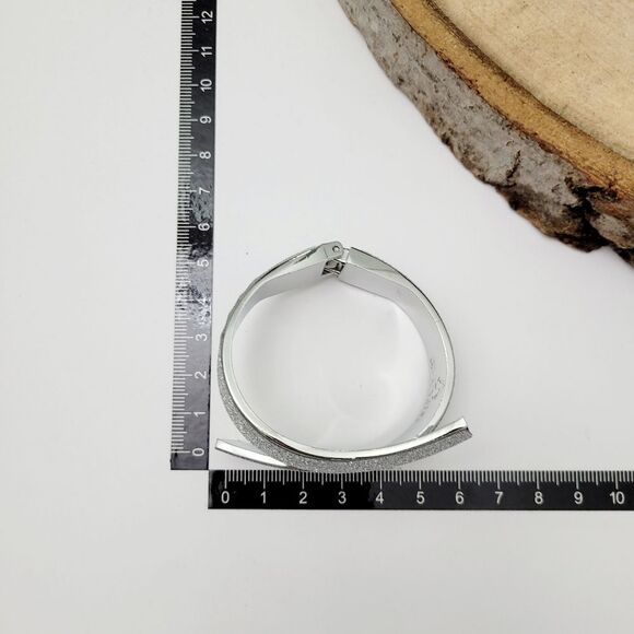 Brand New Silver Tone Matte Silver Bangle Bracelet - Picture 10 of 11